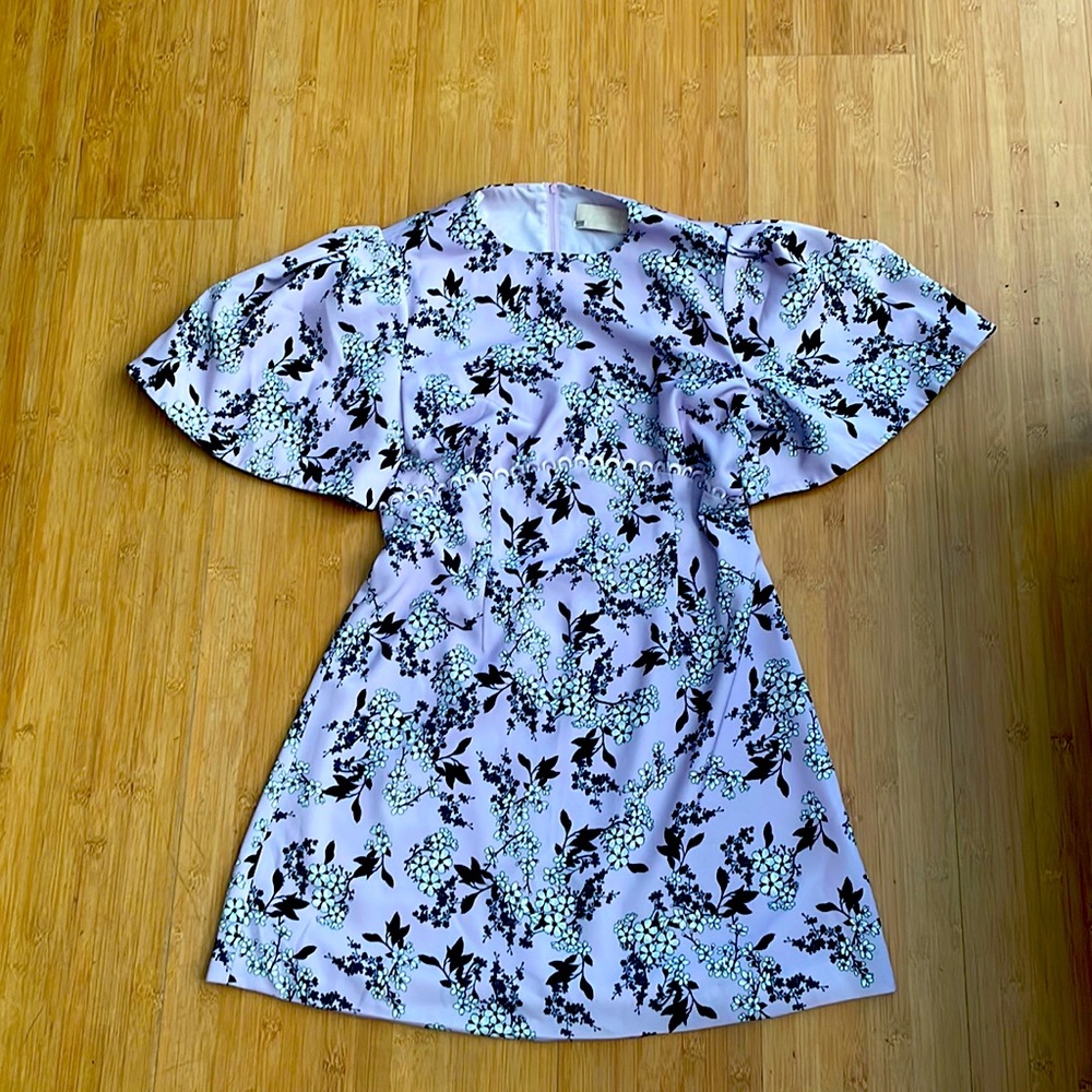 Floral flattering dress